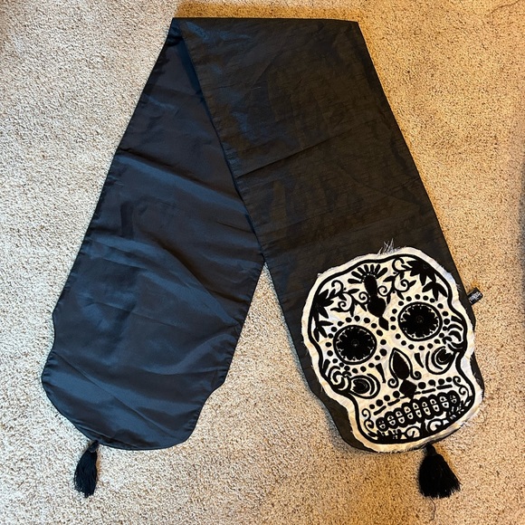 Halloween table runner - Picture 1 of 3